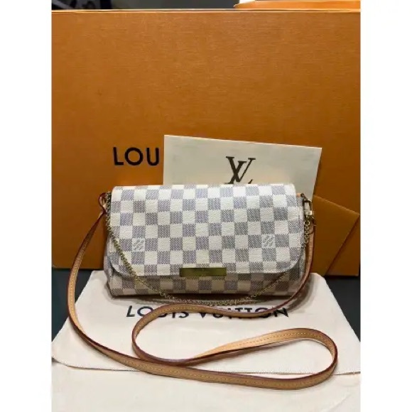Louis Vuitton White and Tan Checkered Women's Bag - Picture 1 of 16